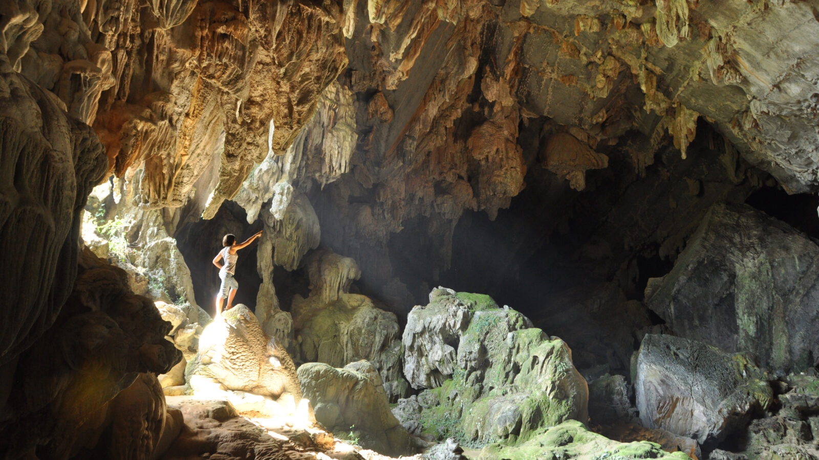 Phoukham Cave